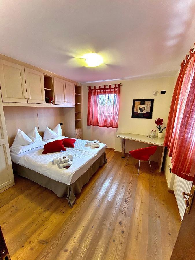 Appartamento Le Colonne - Relais Villa Quercia Tassullo Dış mekan fotoğraf